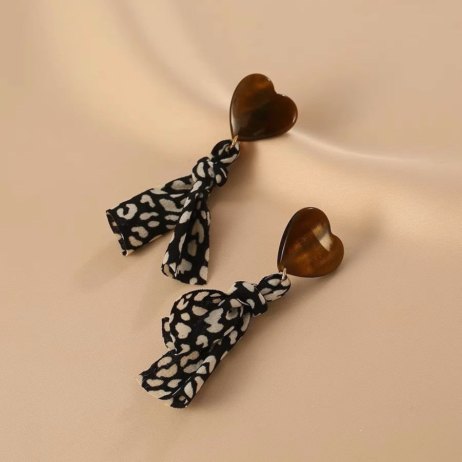 Wholesale Vintage Fabric Heart Shape Print Earrings