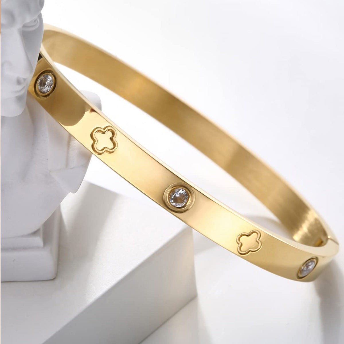 Wholesale Titanium Steel Diamond Gold Four Leaf Clover Bracelet ACC-BT-Liyan003