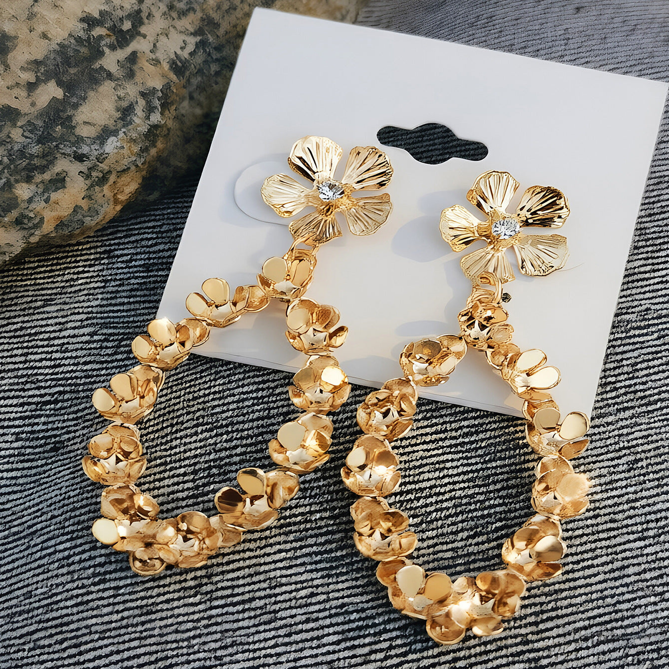 Wholesale Retro Chic Wrinkled Petal Flower Earrings For Women Zinc Alloy Party Jewelry Accessory Gift