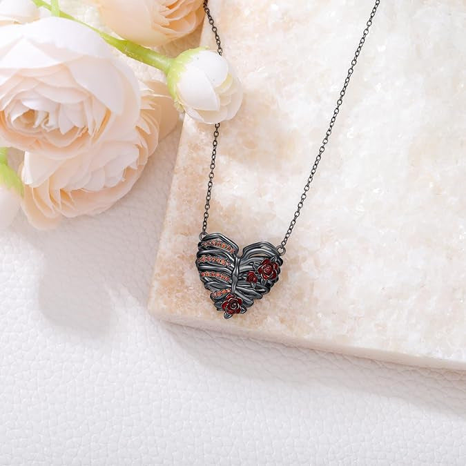 Wholesale Valentine's Day Gothic Heart Necklace