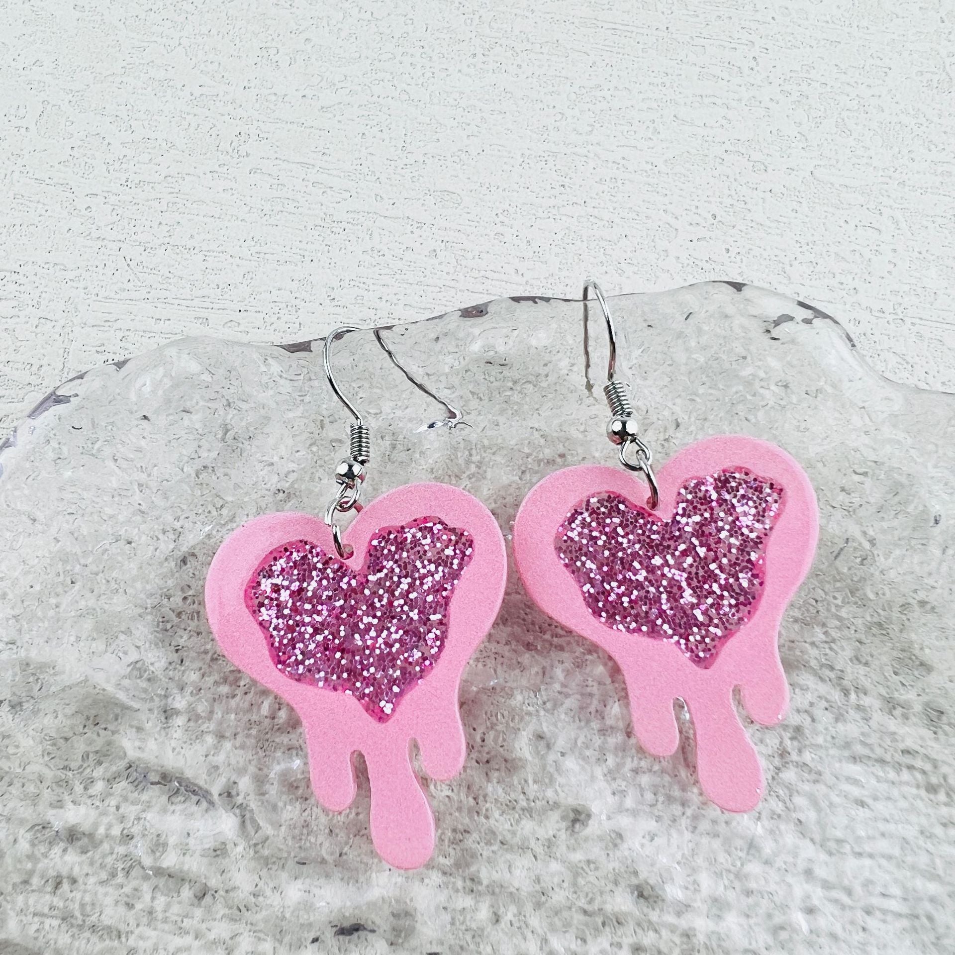 Wholesale Valentine's Day Glitter red melting heart acrylic earrings