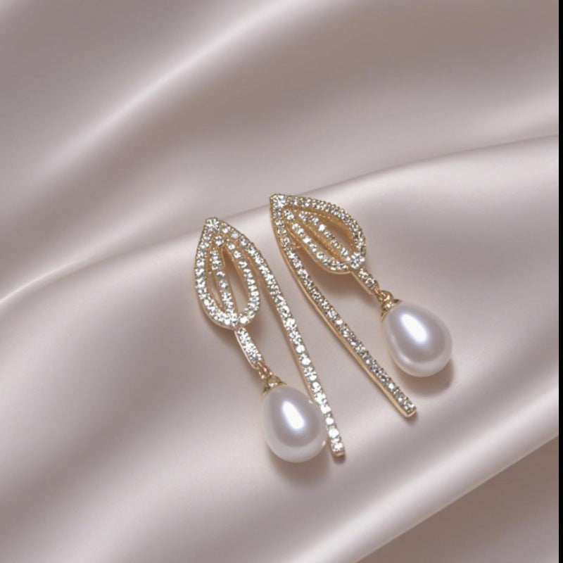 Wholesale  Diamond-Encrusted Water Drop Pearl Earrings