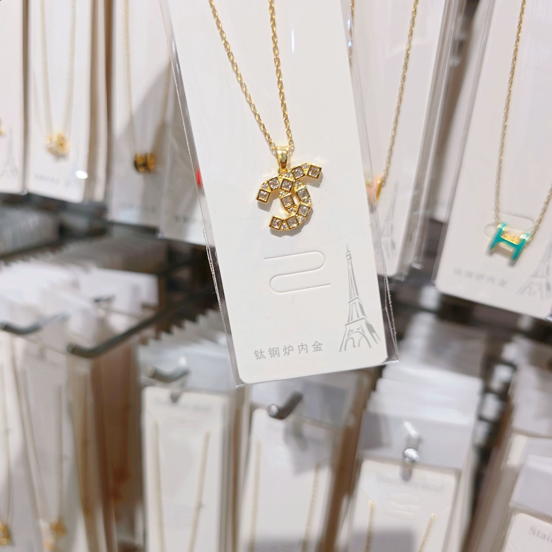 Wholesale Titanium Steel Zircon Blingbling Double C-shaped Light Luxury Necklace