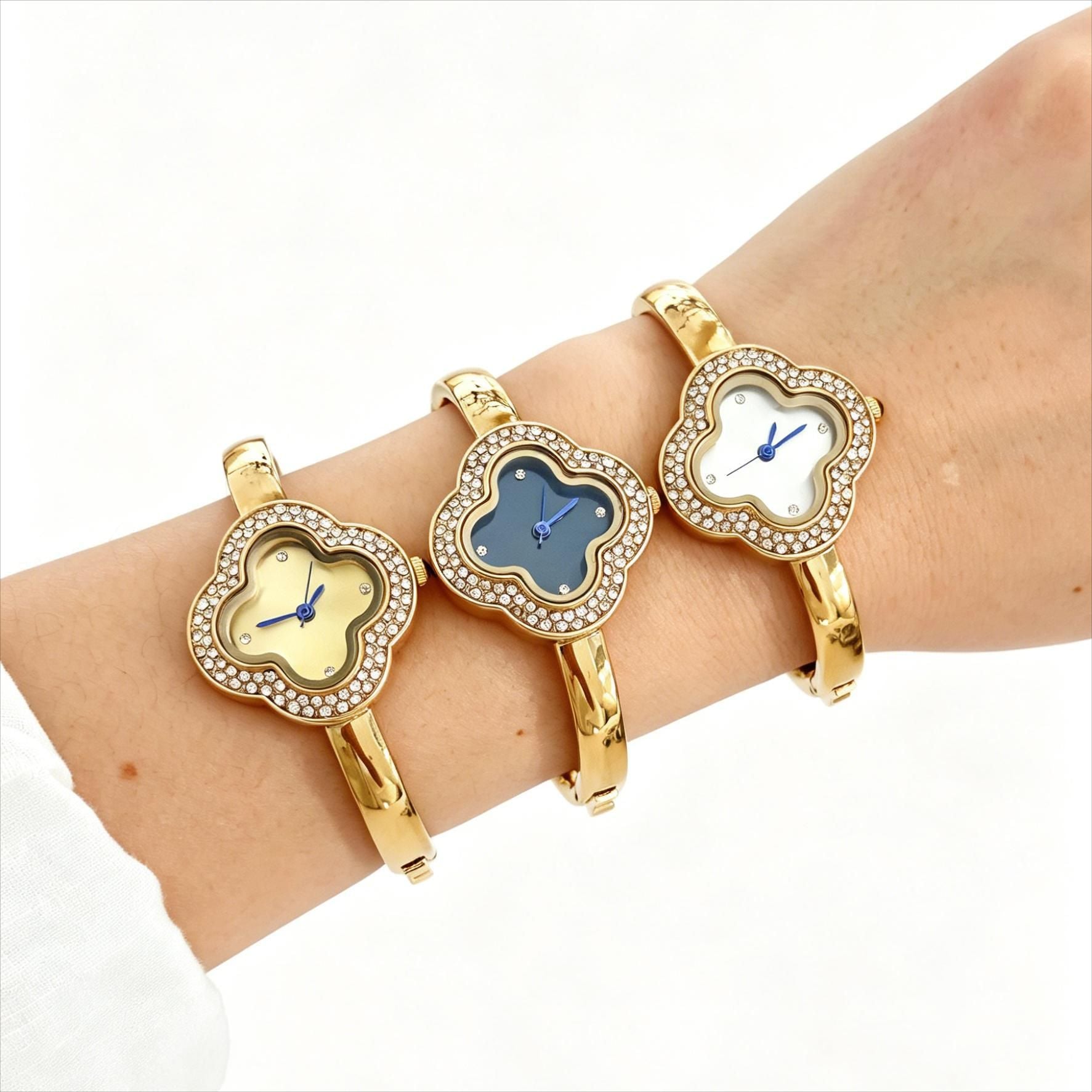 Wholesale Stylish Women' s Four-Leaf Clover Crystal Bracelet Watch Quartz Fashion Accessory,  Ideal for Everyday Wear and Gifting