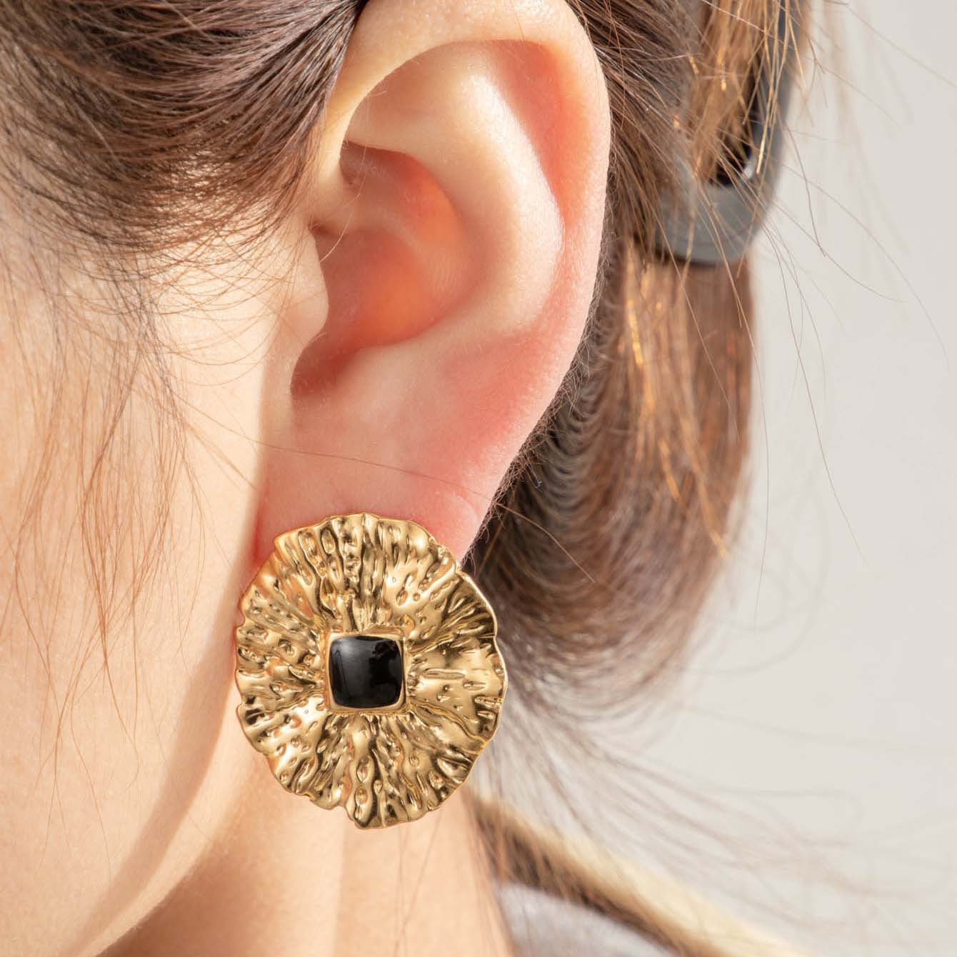 Wholesale Titanium Steel  Geometric Oil Dropping Light Luxury Retro  Earrings