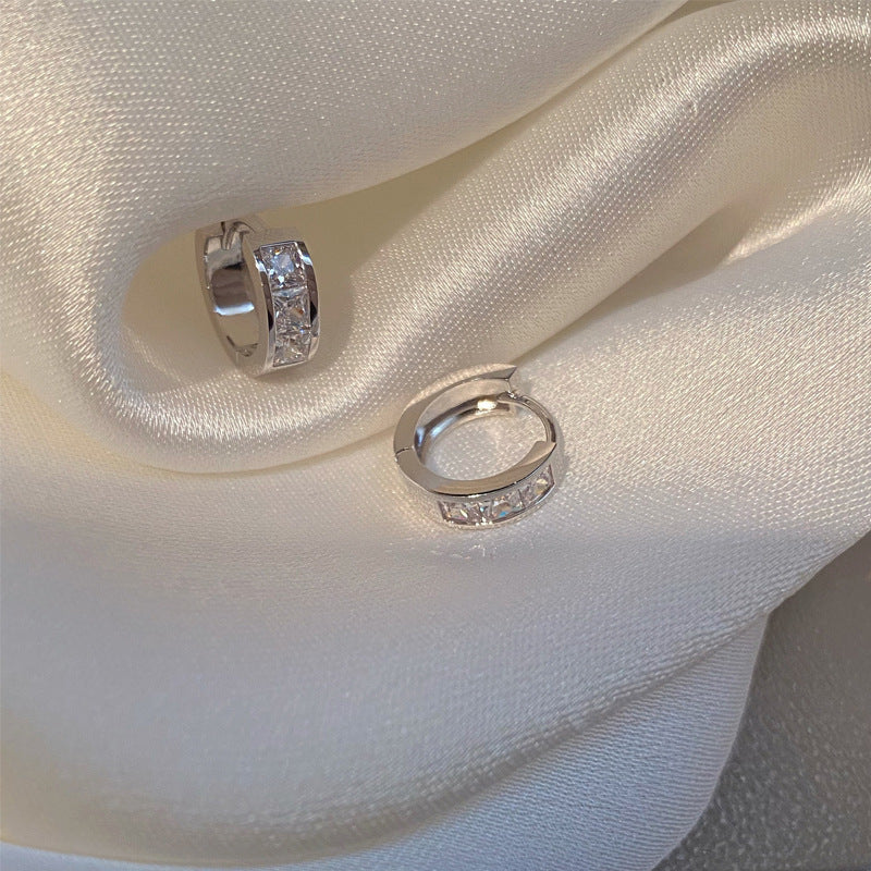 Wholesale Delicate and simple small hoop earrings
