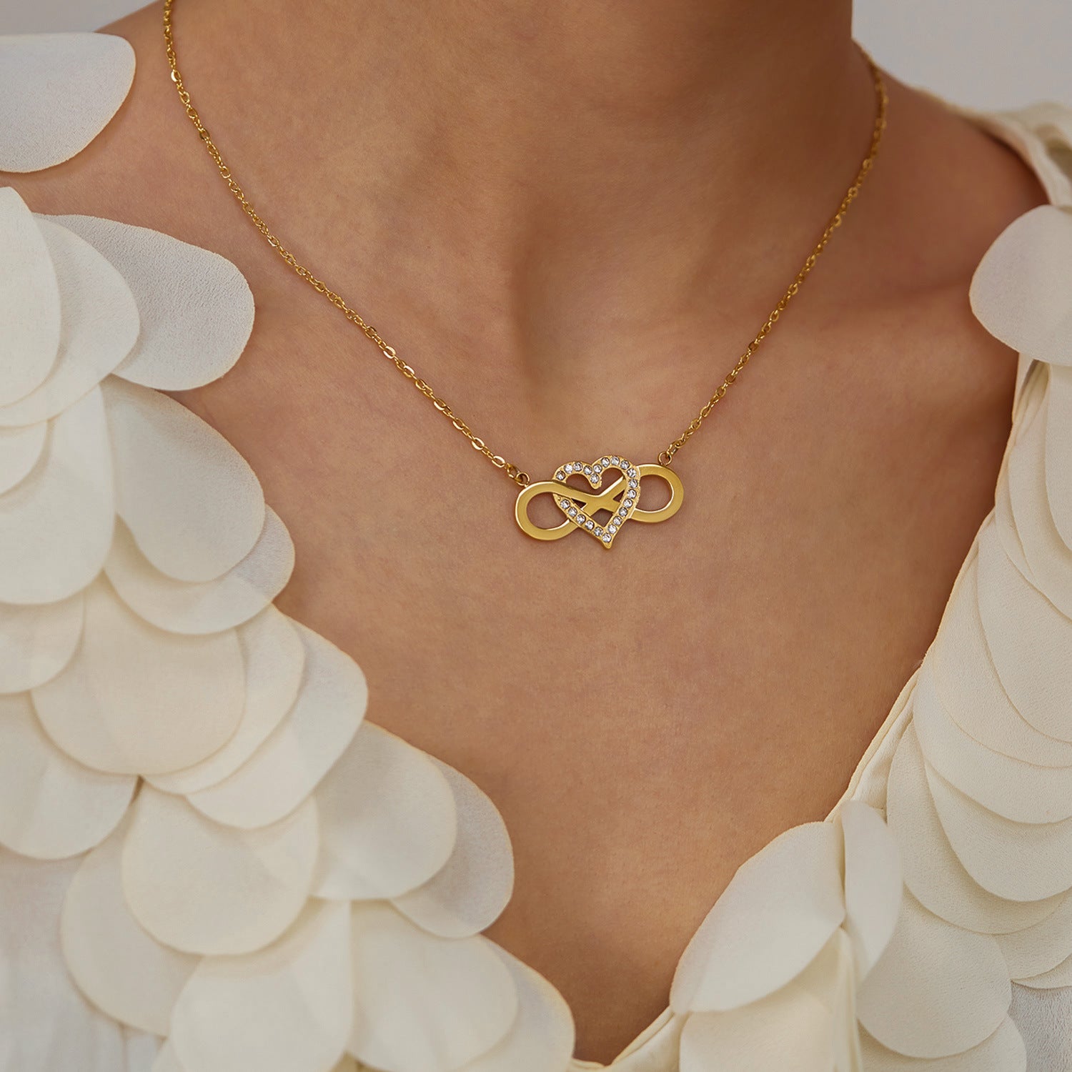 Wholesale  Retro Infinite Symbol Diamond Love Pendant Stainless Steel Necklace