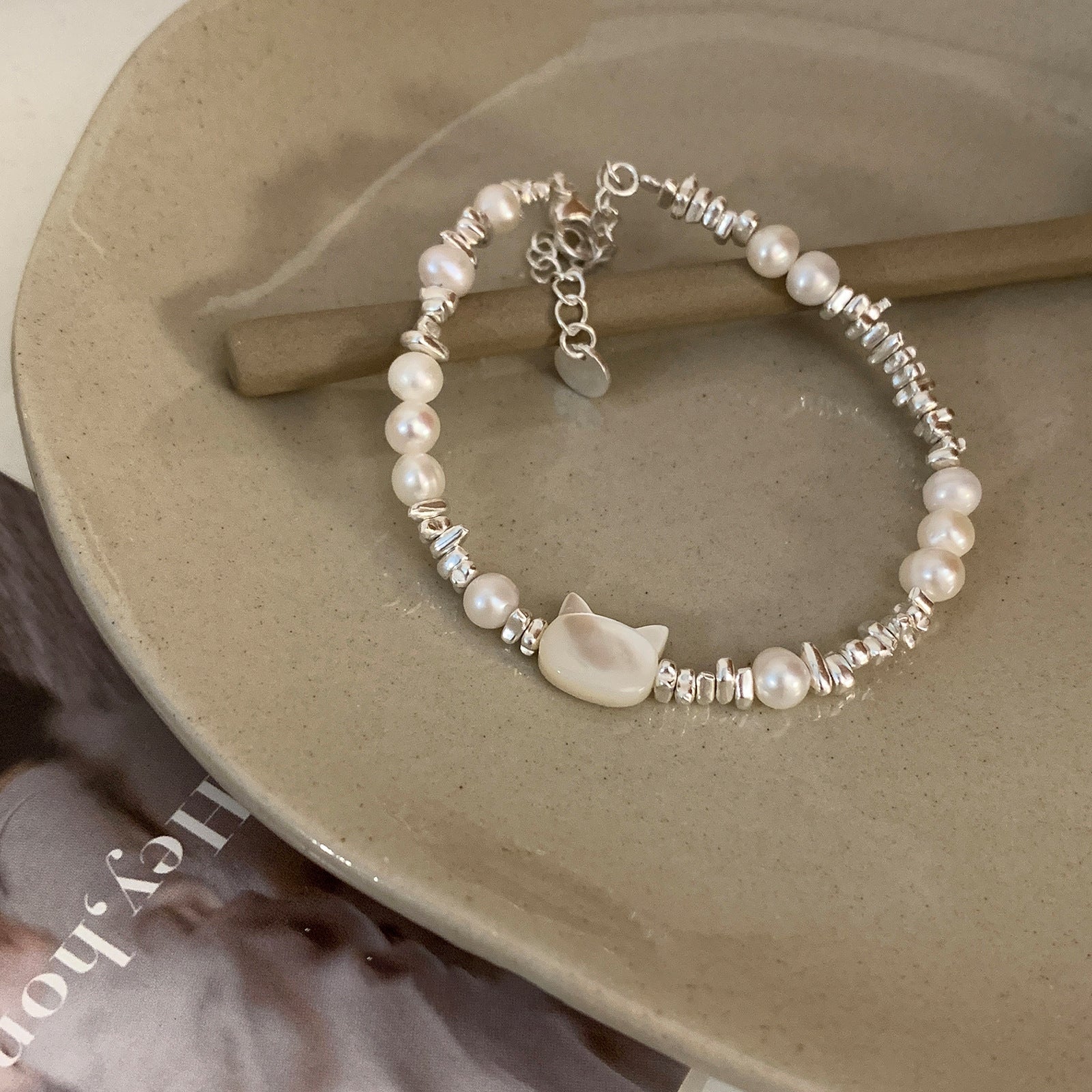 Wholesale Kitten Pearl Artificial Silver Shape Bracelet ACC-BT-KJ002