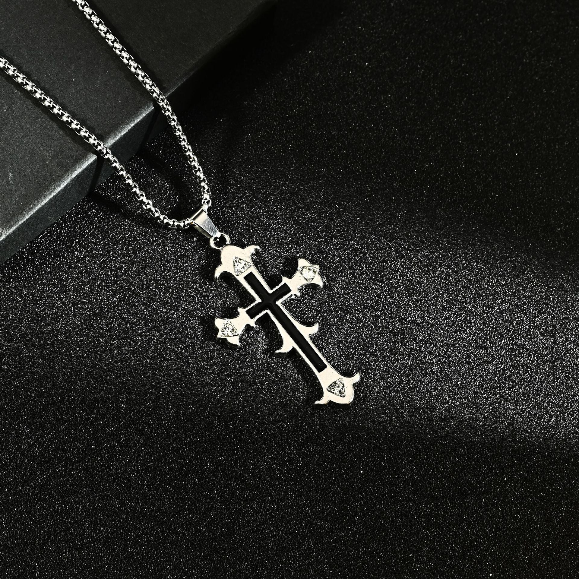 Wholesale Hip Hop Vintage Geometric Cross Pendant Necklace Zinc Alloy Black Non Fading Jewelry Accessory For Resale