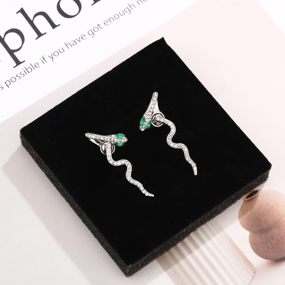 Wholesale Snake light luxury fashion earrings