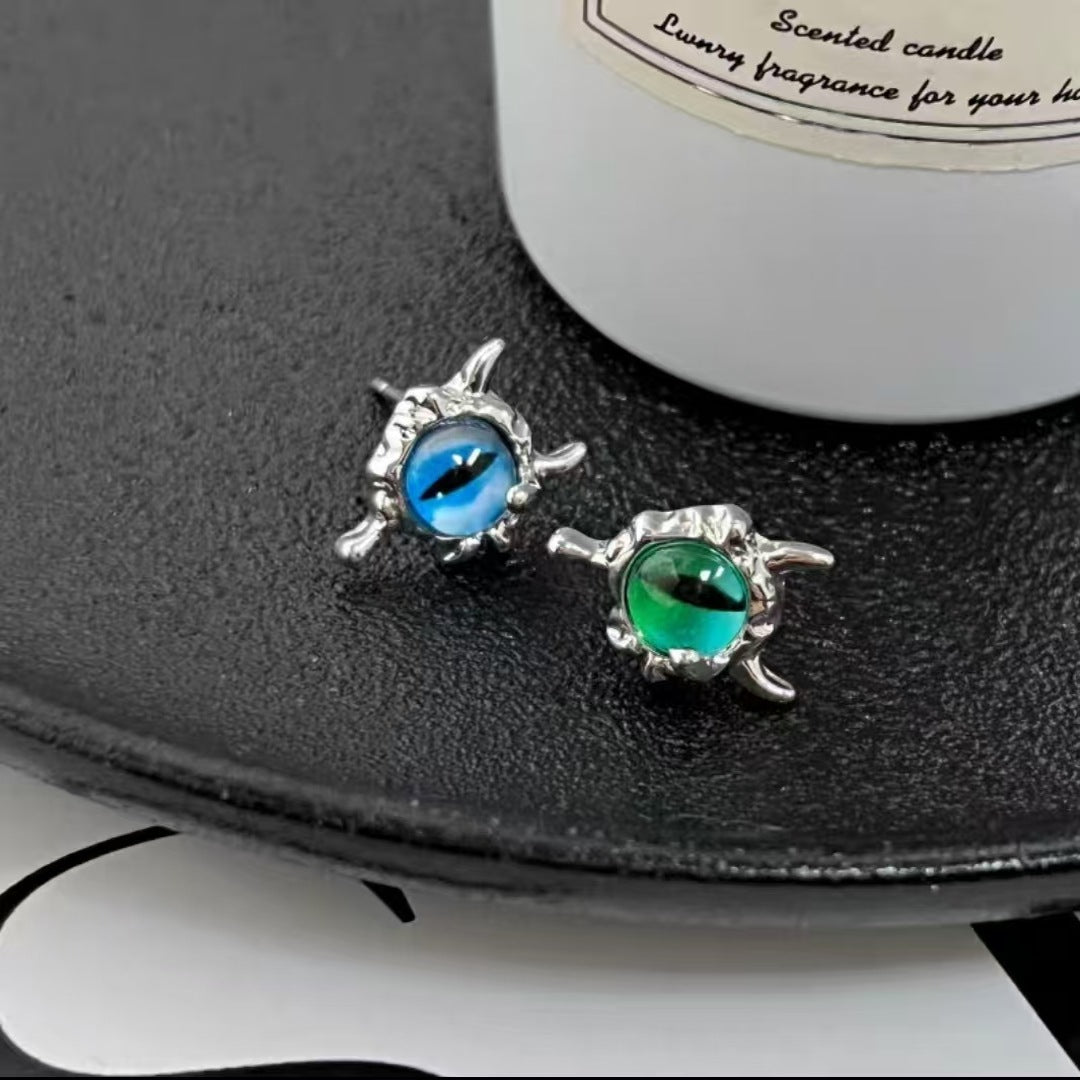 Wholesale Alloy Blue Devil Eyes Cat Earrings Fashion Jewelry Accessory for Women Party Wear Gift
