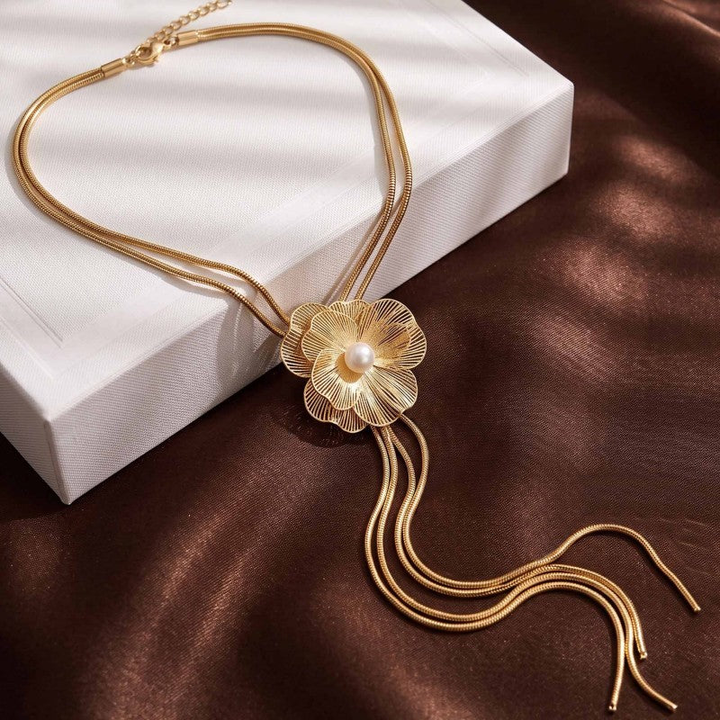 Wholesale Vintage Metal Flower Pearl Tassel Necklace Long French Style Sweater Chain Chic Jewelry Accessory