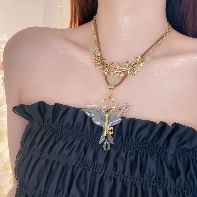 Wholesale Spice Butterfly Key Pendant Necklace Maillard Brown Retro Double-layer Necklace High-grade Leather Clavicle Chain Trendy