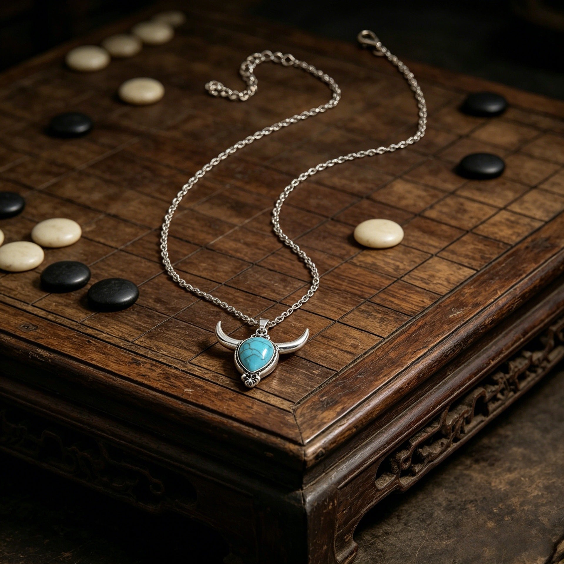 Wholesale Vintage Cowboy Bull Head Turquoise Alloy Necklace Western Style Pendant For Everyday Wear And Gift Giving