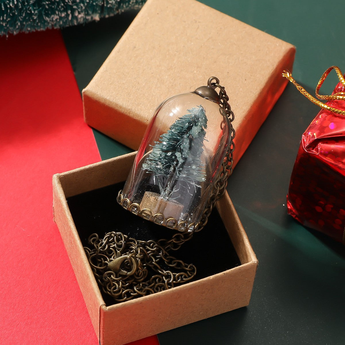 Wholesale  snowflake Christmas tree luminous glass pendant necklace