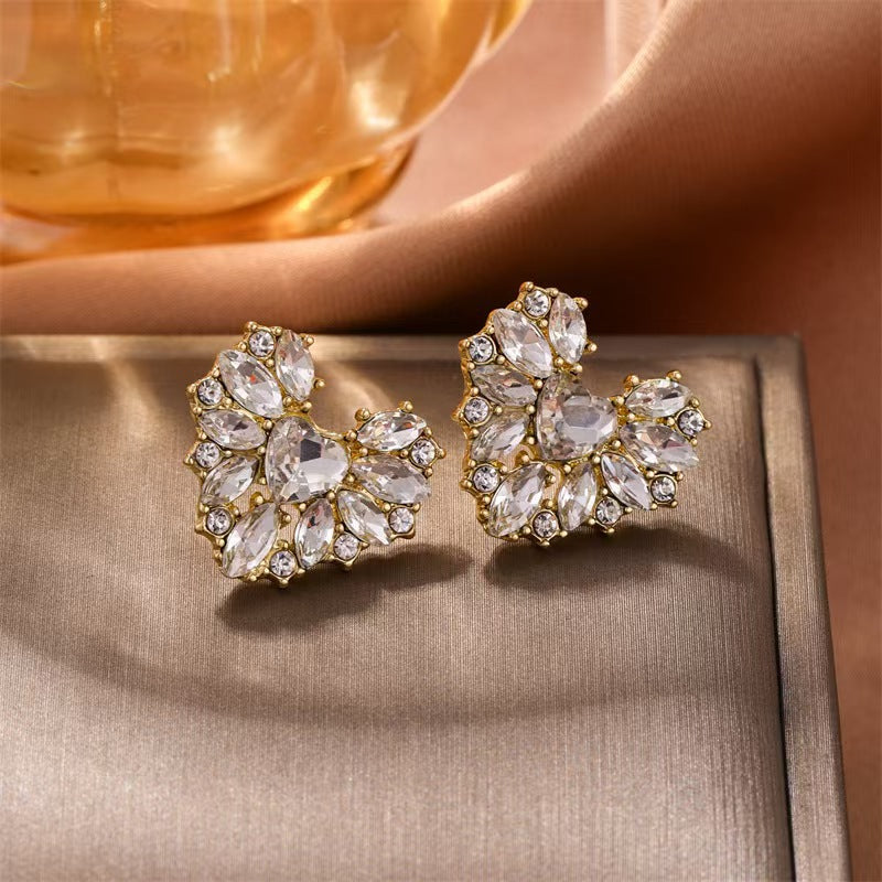 Wholesale Teardrop-shaped rhinestone earrings
