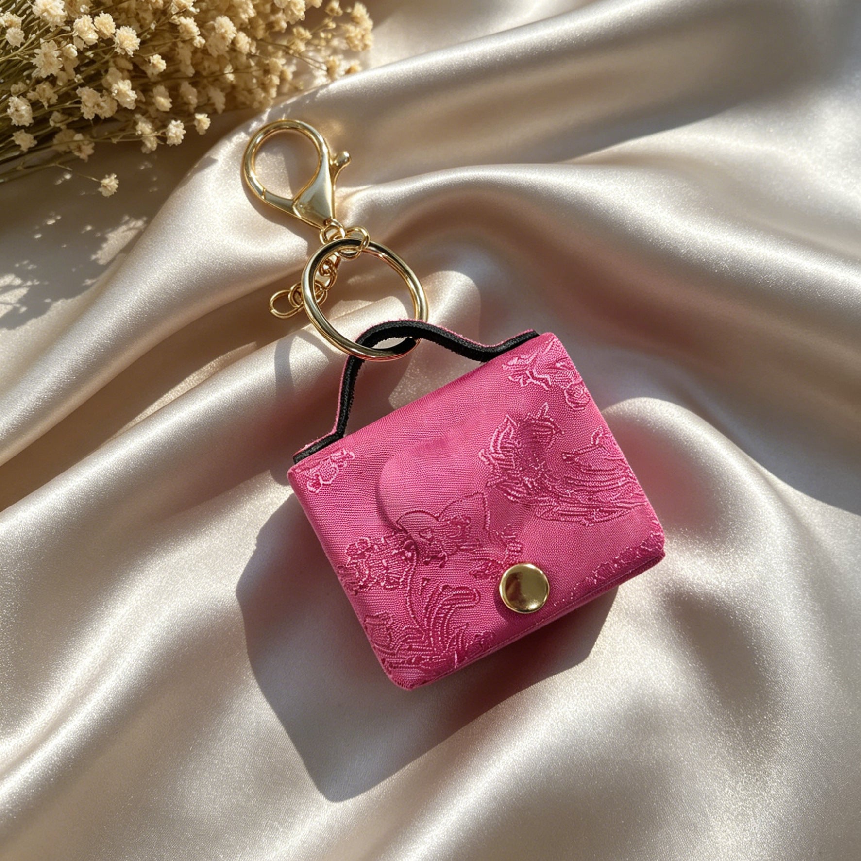 Wholesale Modern Chinese-Style Heart-Shaped Coin Purse with Jacquard Cloth - Trendy Pendant Bag Charm