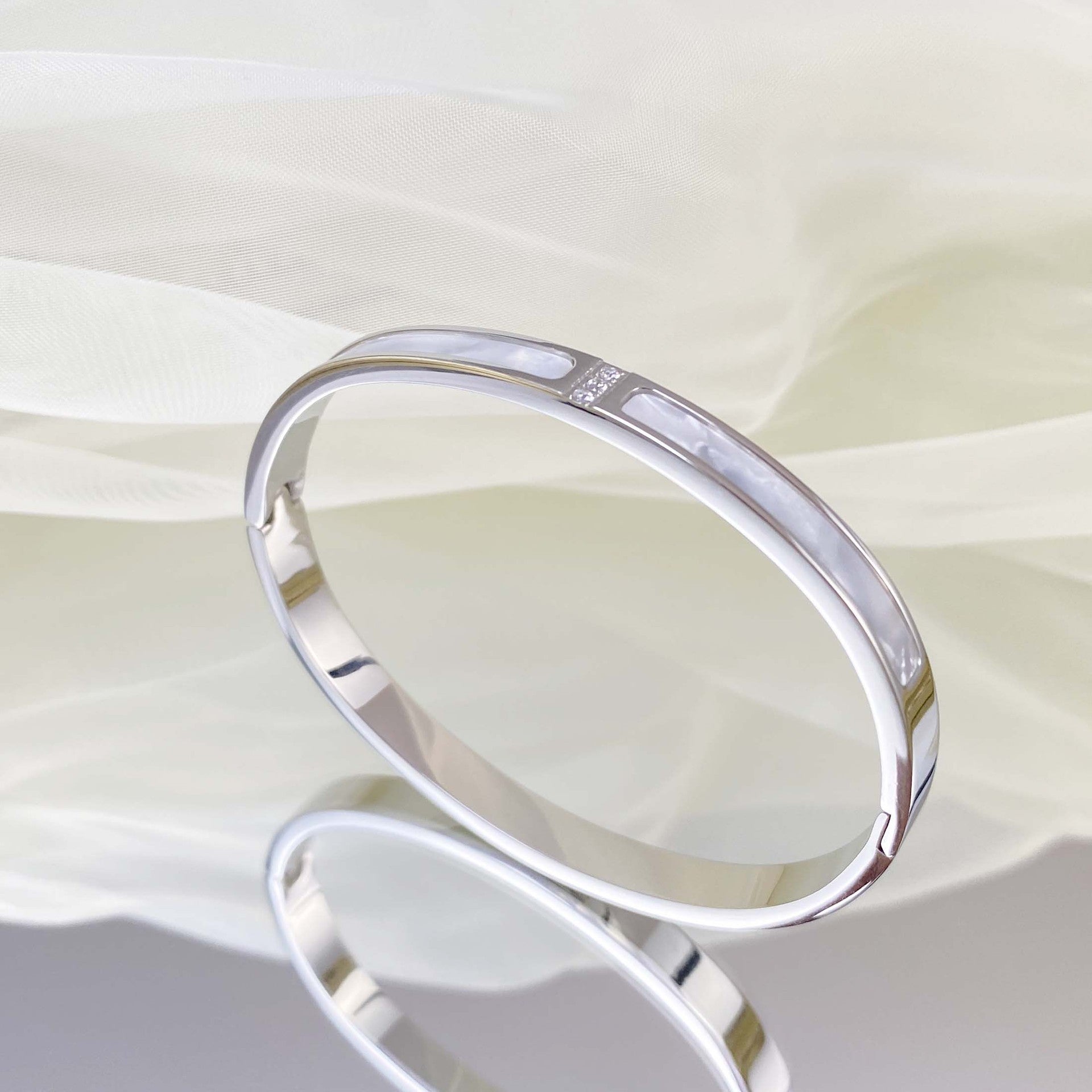 Wholesale Gypsophila Titanium Steel  Simple Bracelet ACC-BT-YuXun010