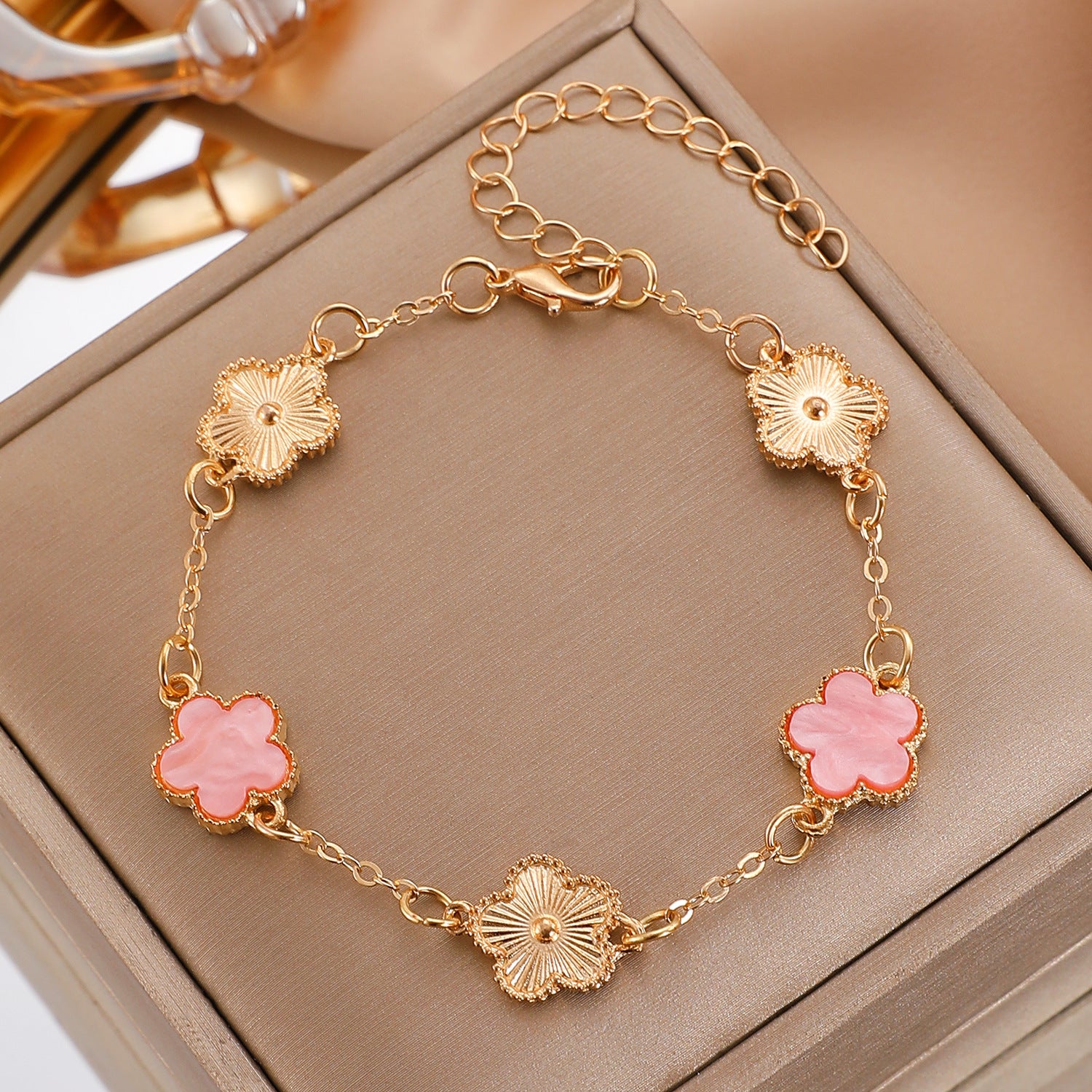 Wholesale Five-Leaf Flower Bracelet