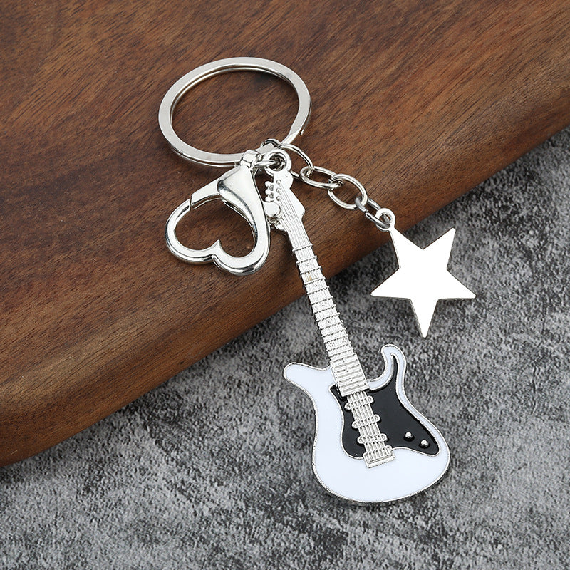 Wholesale Electroplating color-retaining oil-dripping guitar keychain