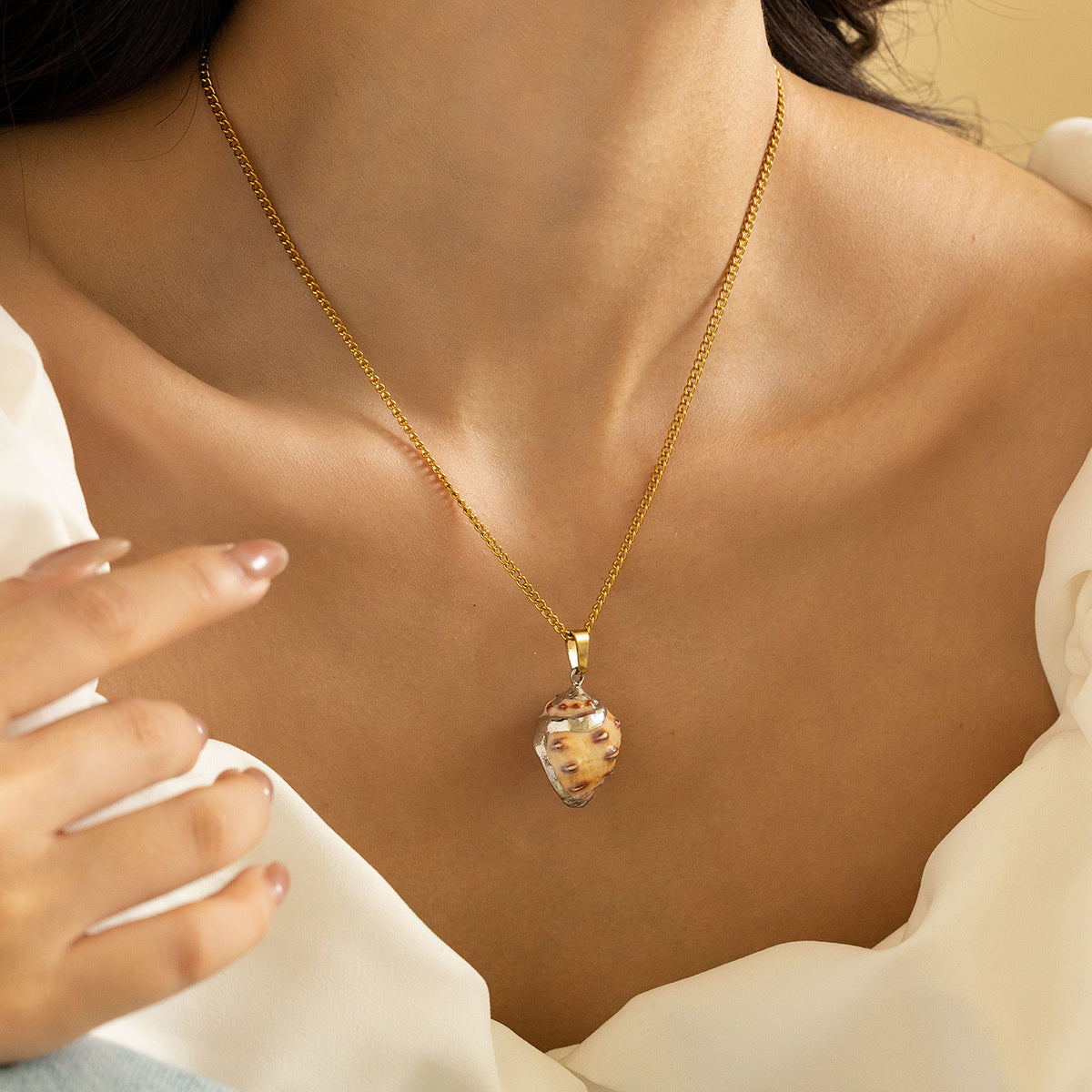 Wholesale Titanium Steel  Bohemian Beach Style Personalized Natural Shell Necklaces