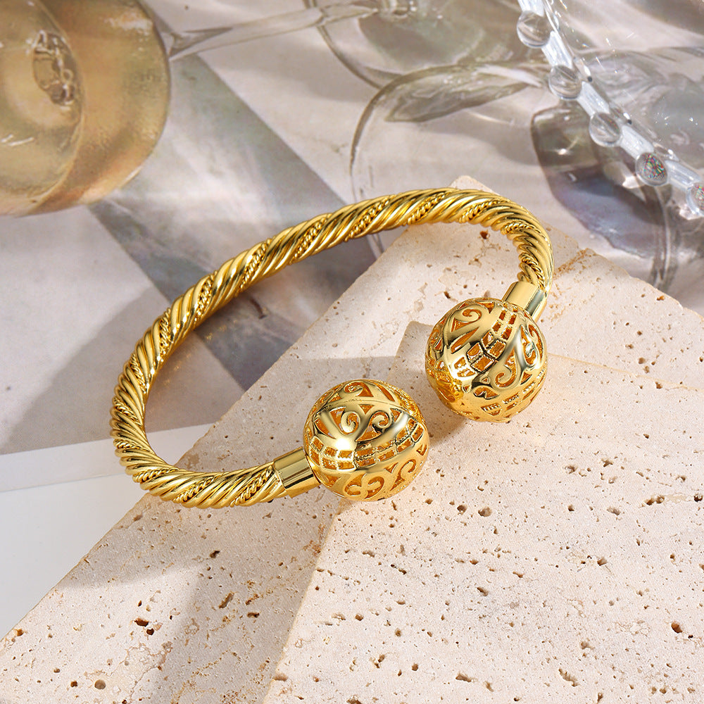 Wholesale  Geometric Round Hollow Twist Spiral Bracelet