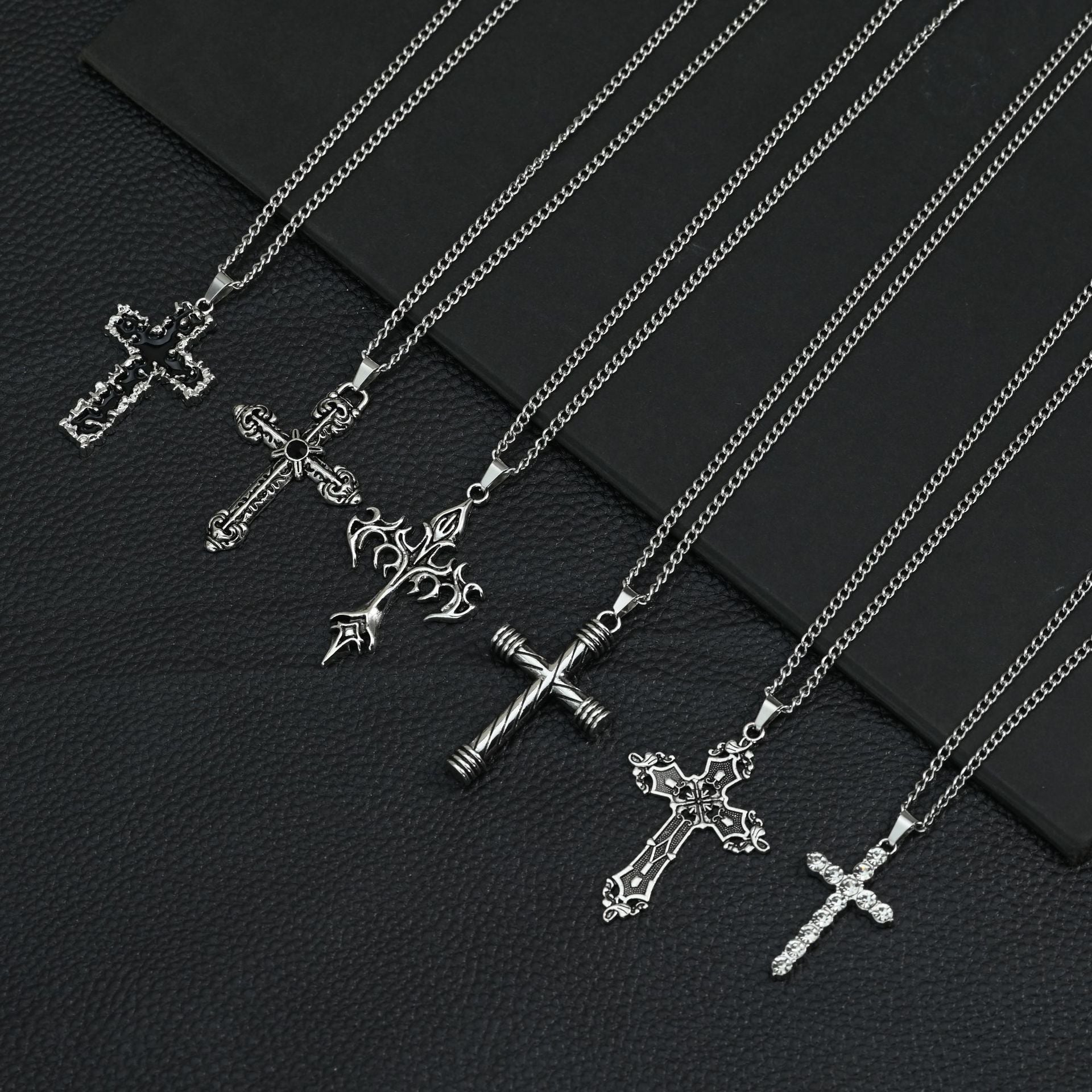 Wholesale Retro Hip Hop Cross Pendant Necklace Zinc Alloy Electroplated Long Chain Jewelry Accessory Gift
