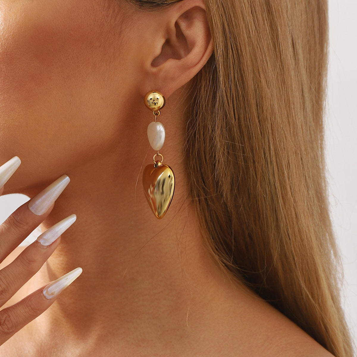 Wholesale  metal love imitation pearl earrings niche design luxury high sense earrings temperament earrings