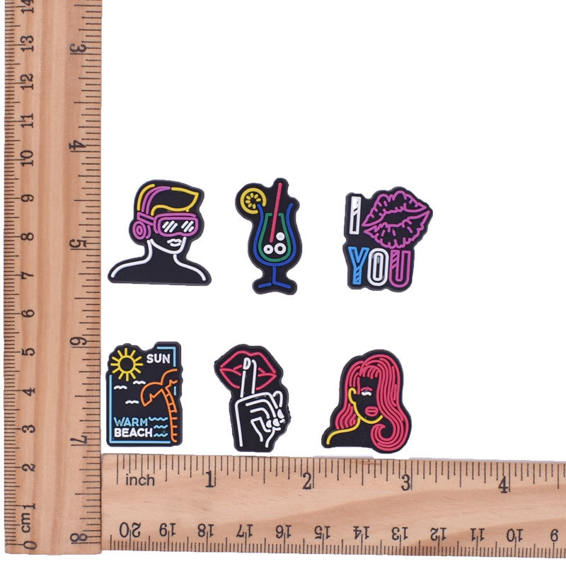 Wholesale random 100pcs cute cartoon PVC soft rubber shoe buckle decoration ACC-SC-RYY072