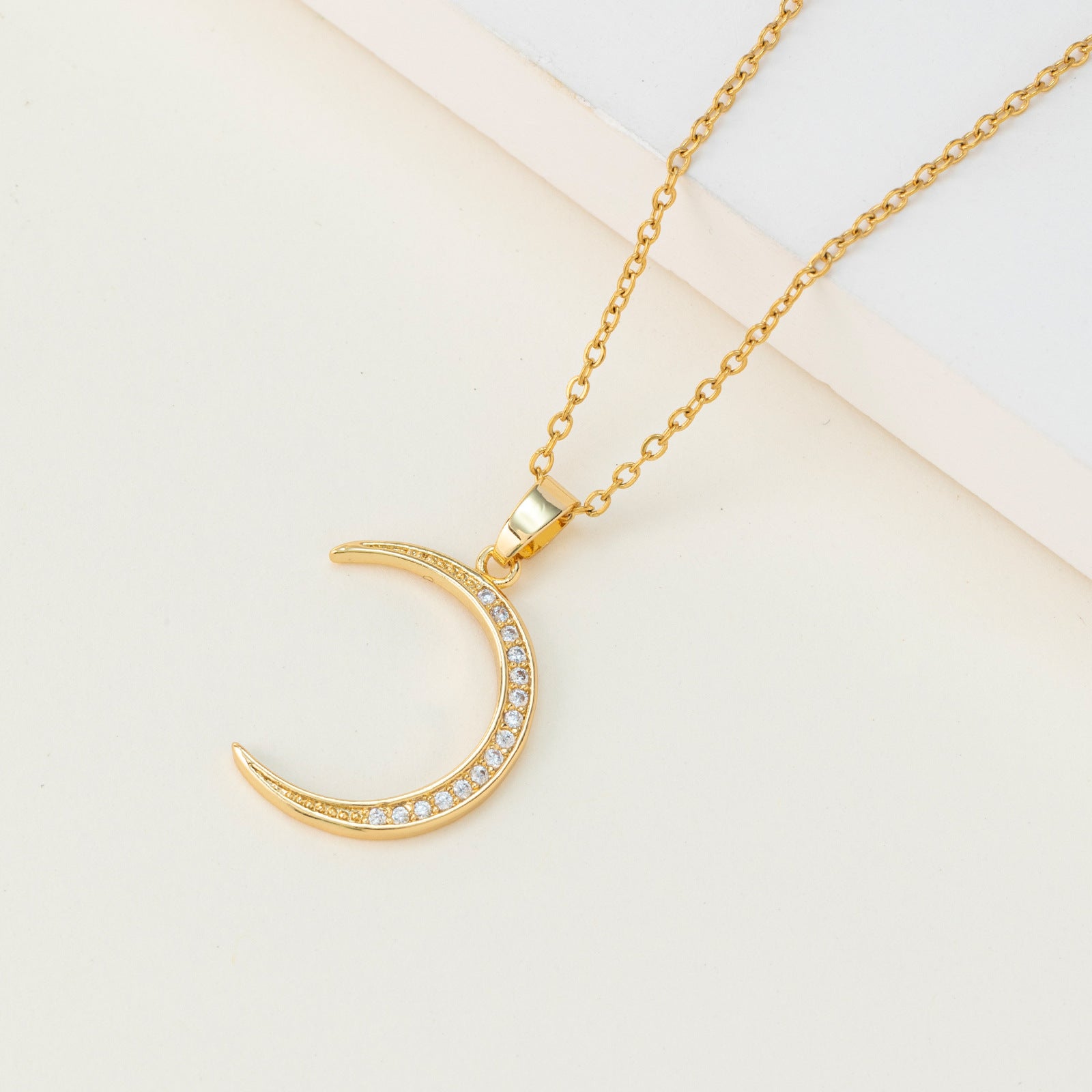 Wholesale diamond moon hollow light luxury clavicle necklace