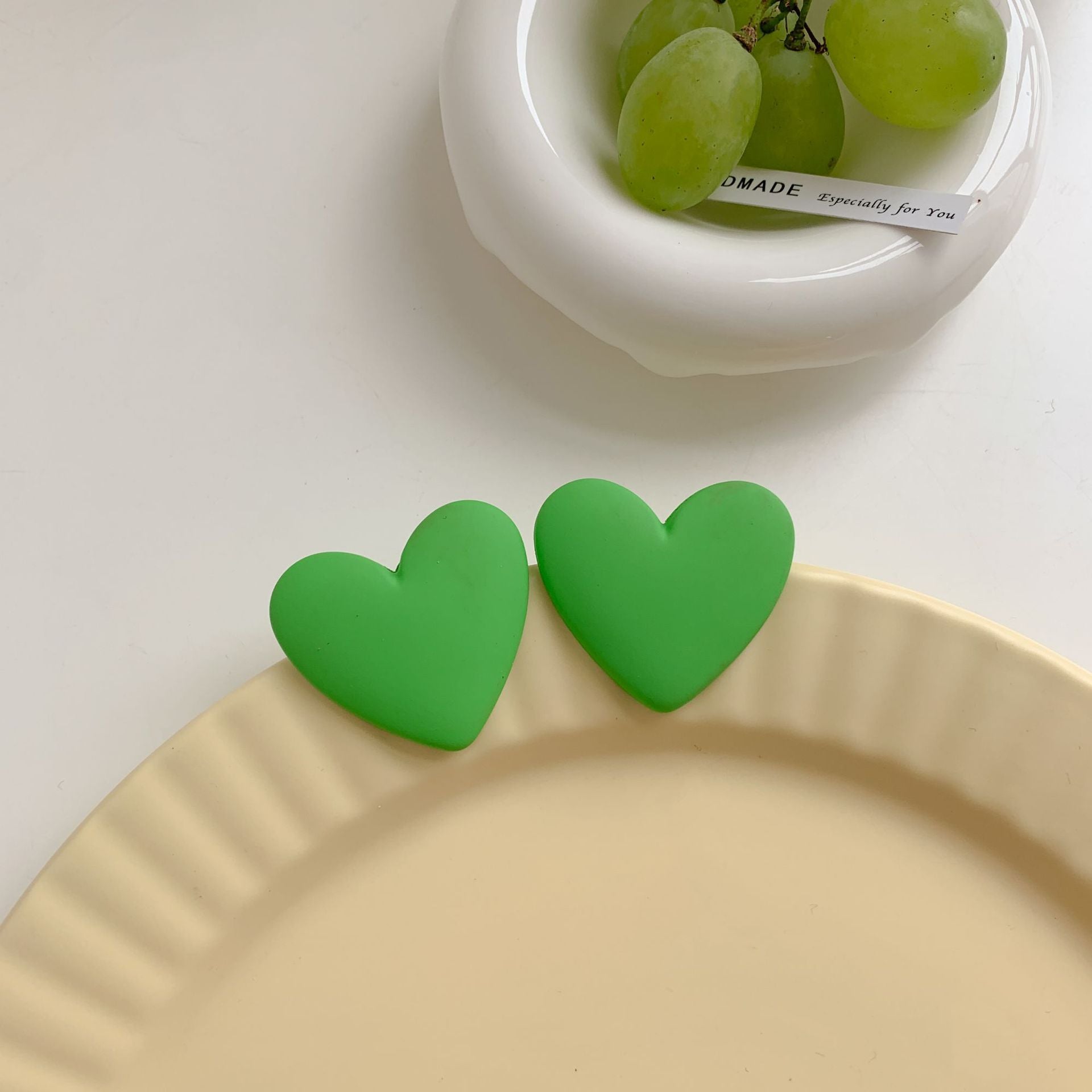 Wholesale spray painted candy color heart shaped acrylic earrings