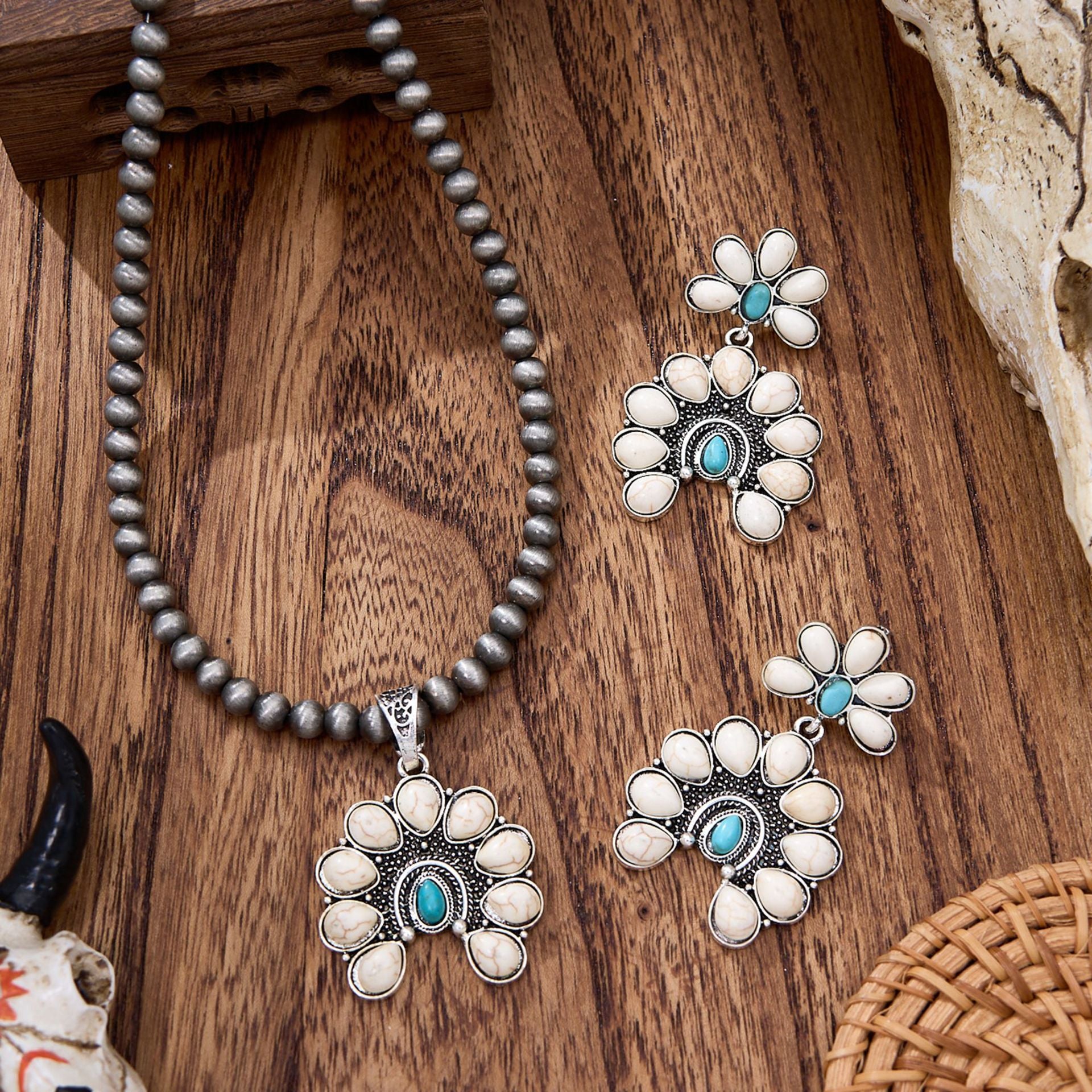 Wholesale Navajo Style Pendant Necklace and Earrings Set Zinc Alloy Beads Jewelry Accessory