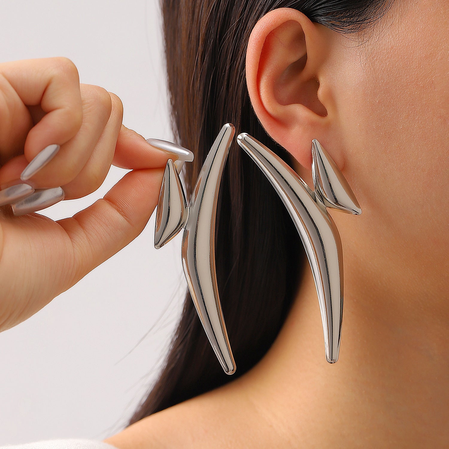 Wholesale Electroplated Metal Earrings Geometric Oval Pattern Fashion Accessory