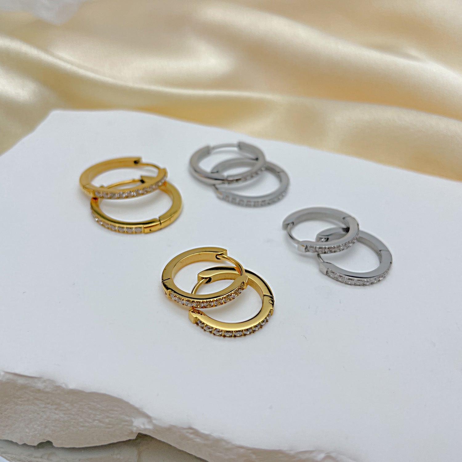 Wholesale titanium steel ring ear buckle  light luxury  diamond earrings
