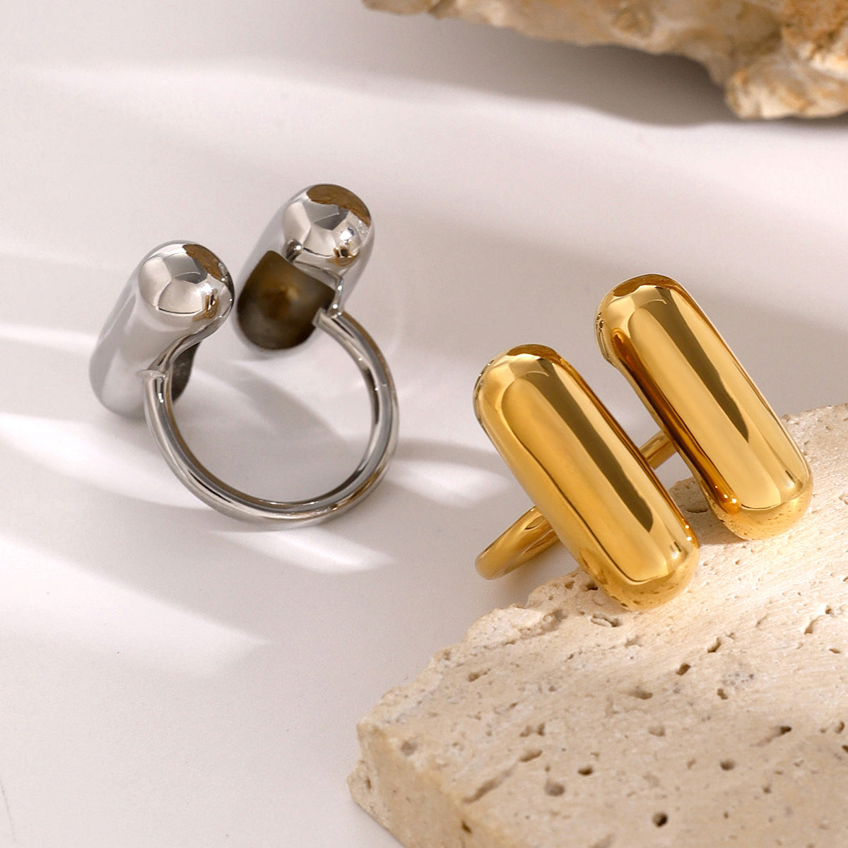 Wholesale  stainless steel plated 18k gold l double spell capsule shaped opening ring