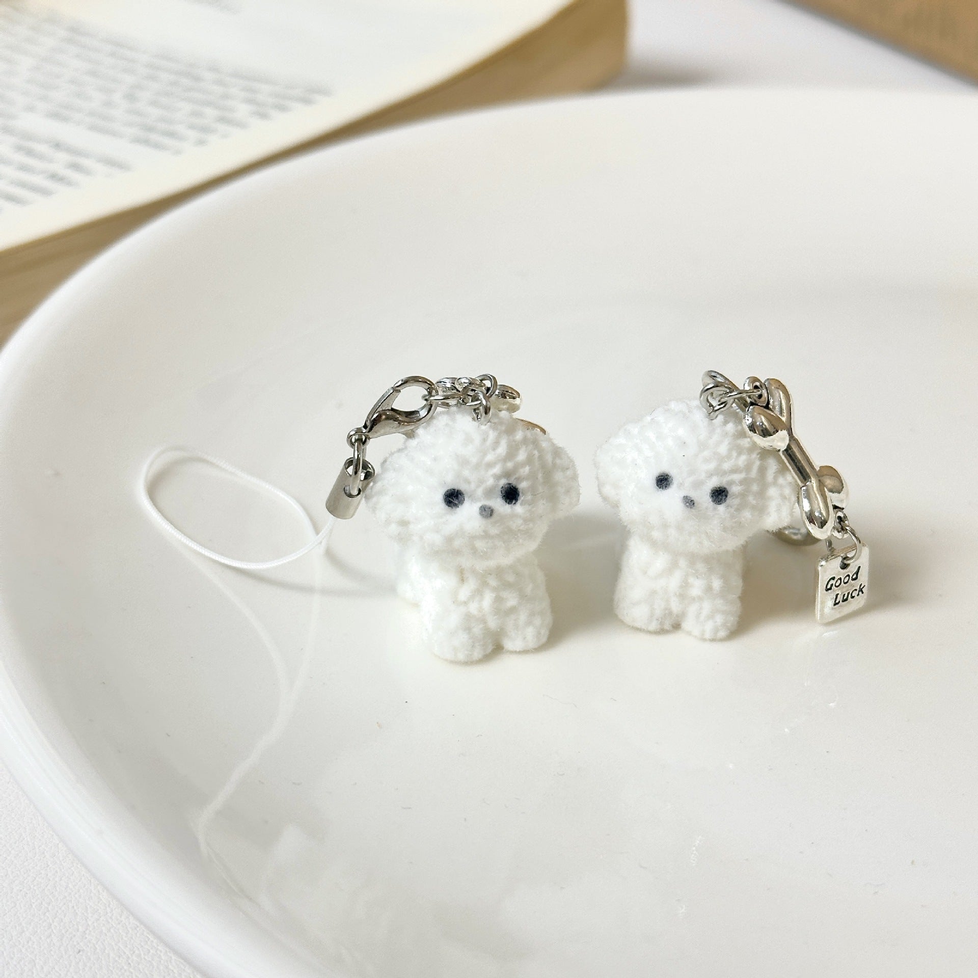 Wholesale  flocking puppy five-pointed star keychain