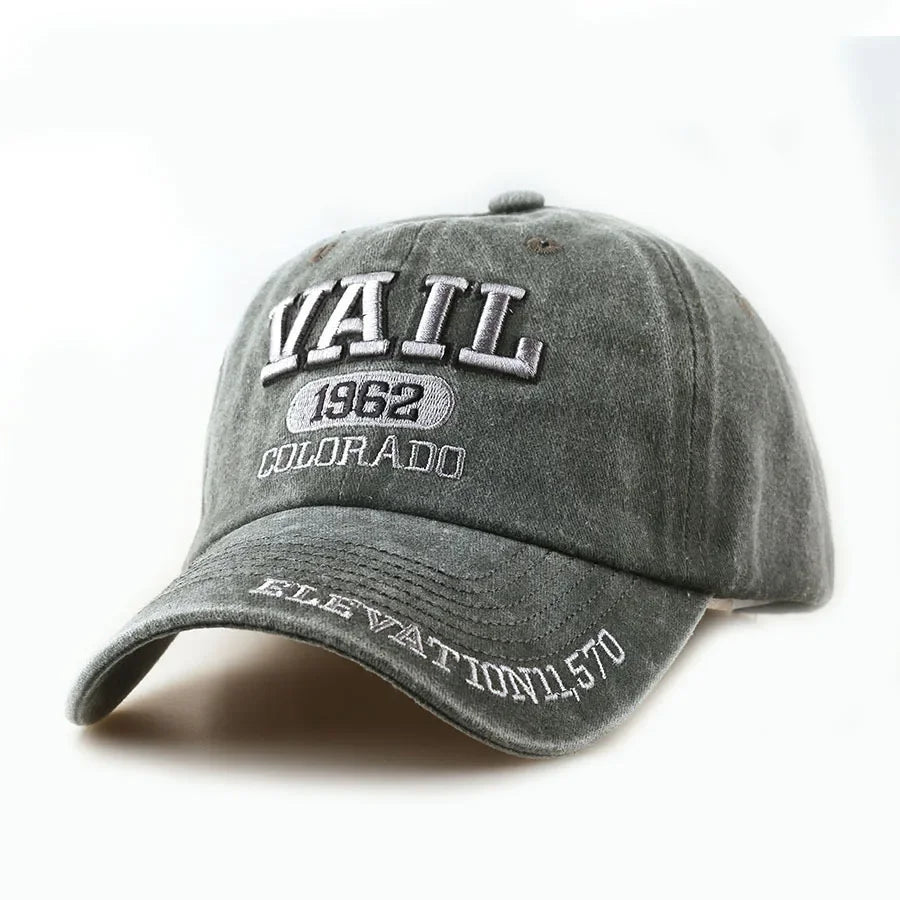 Wholesale Fashionable letter embroidered baseball cap