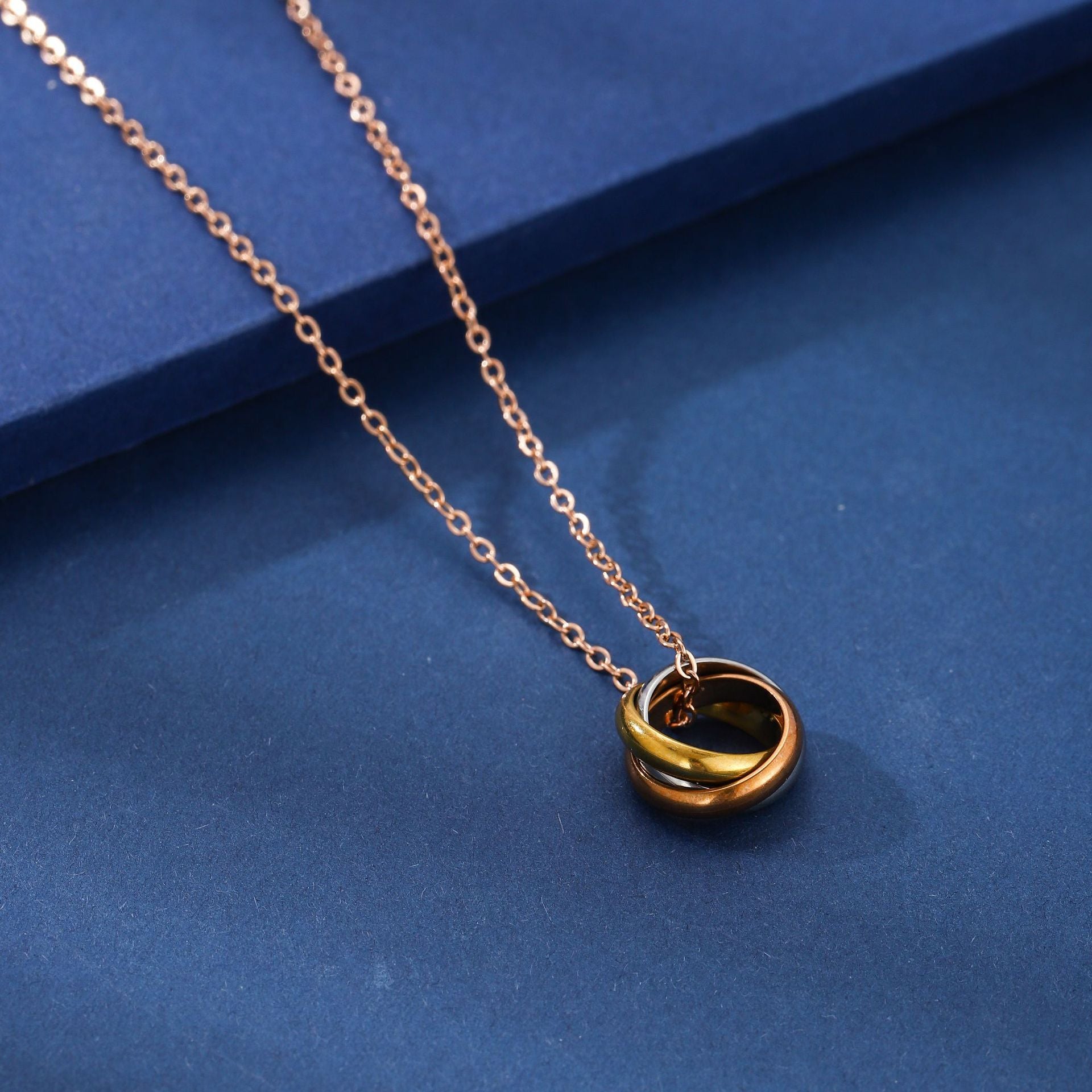 Wholesale Minimalist Three-Ring Möbius Loop Titanium Steel Clavicle Necklace