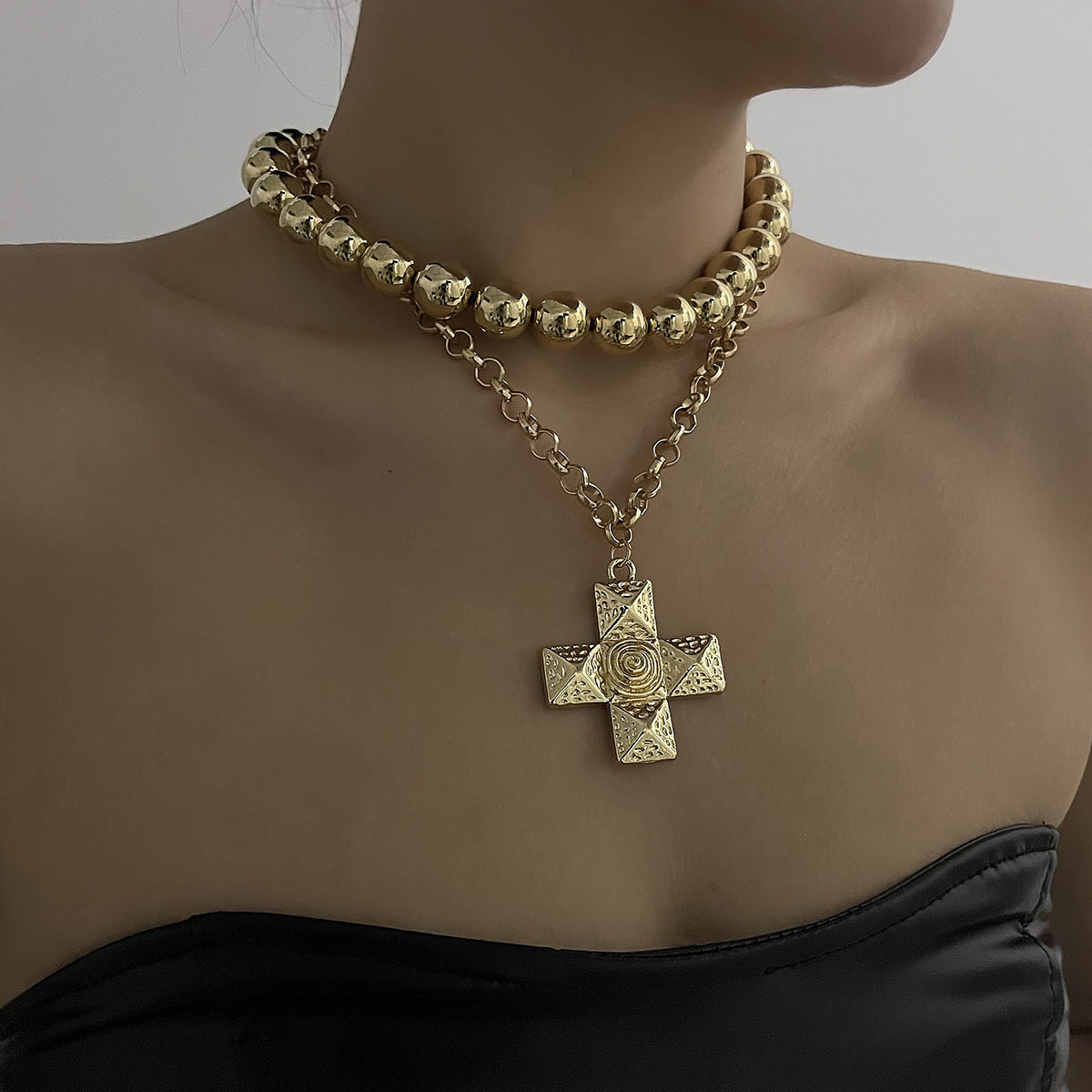 Wholesale Exaggerated Metal Diamond Cross Pendant Necklace suit