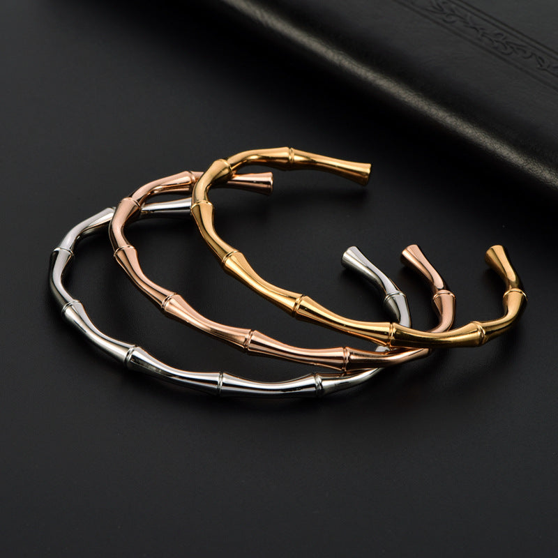 Bracciale a forma di C in acciaio al titanio e bambù semplice all'ingrosso