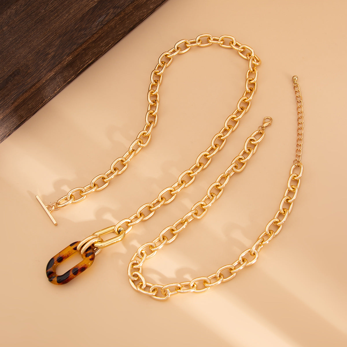 Wholesale Electroplated Alloy Geometric Leopard Layered Pendant Necklace Set Jewelry Accessory