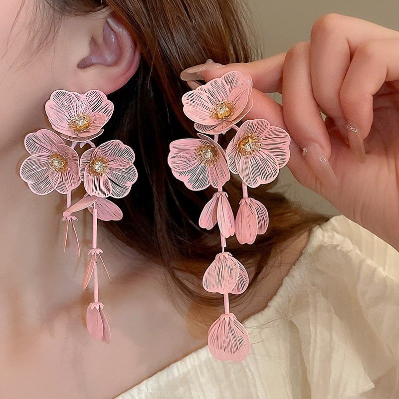 Wholesale Flower Tassel Pendant Earrings