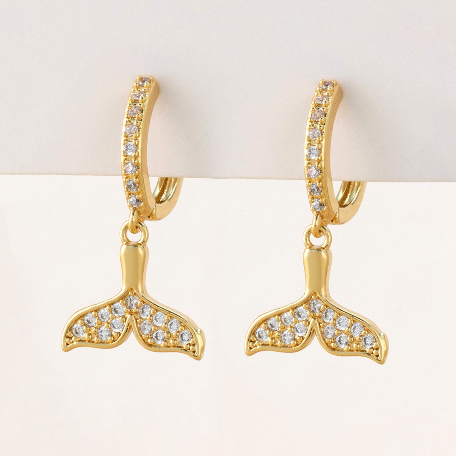 Wholesale Copper Electroplated Zircon Cross Bow Ear Cuff Stylish Women S Fashion Accessory For Boutique Resale