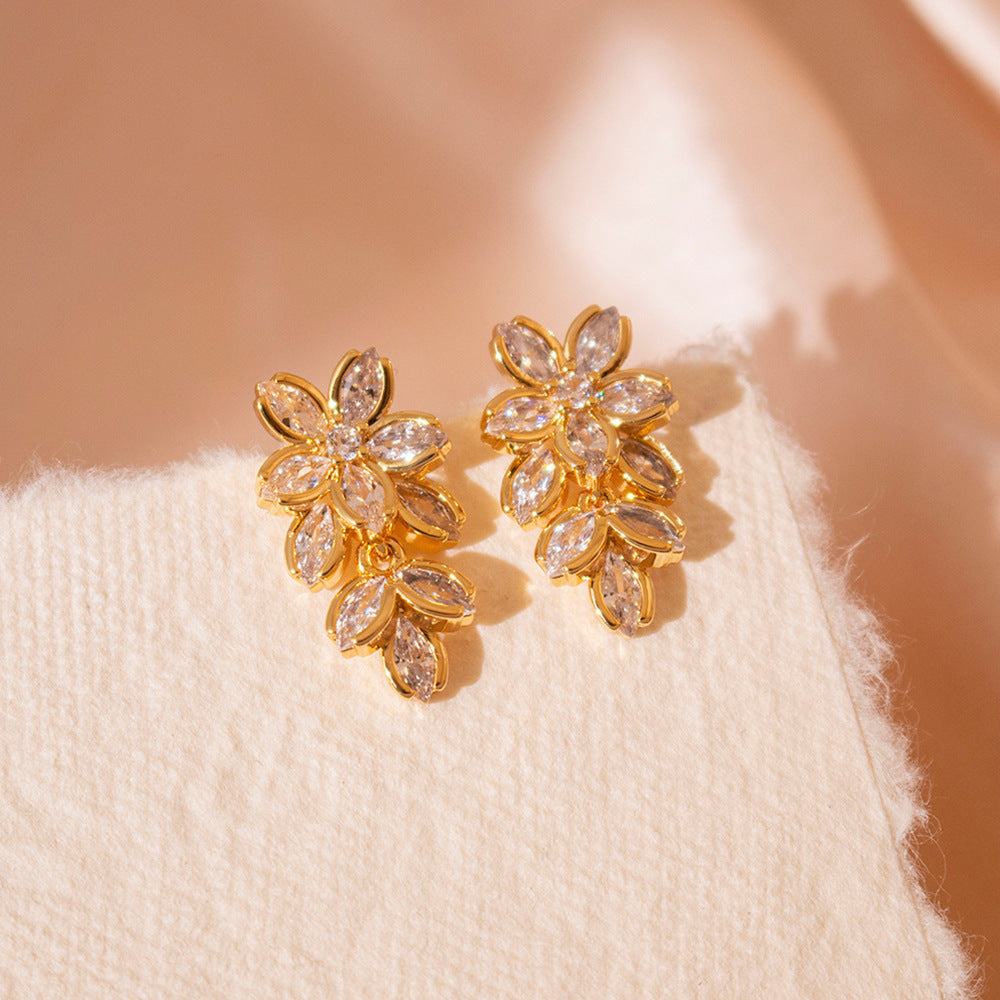 Wholesale  Luxury Zircon Leaf Ear Clip Earrings