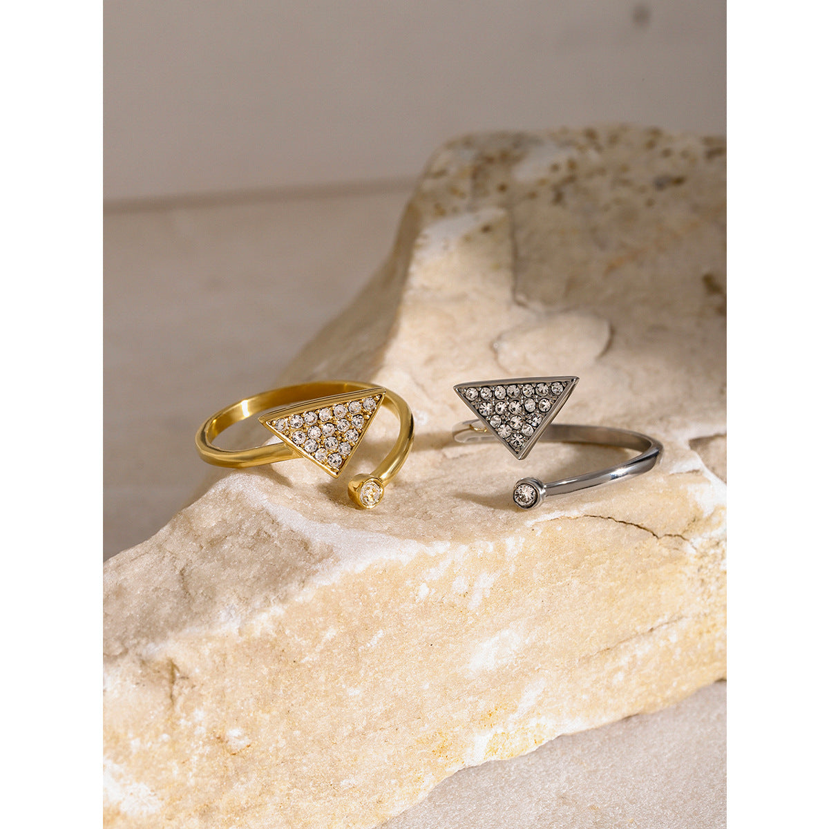 Wholesale  18k gold stainless steel triangle diamond staggered opening ring