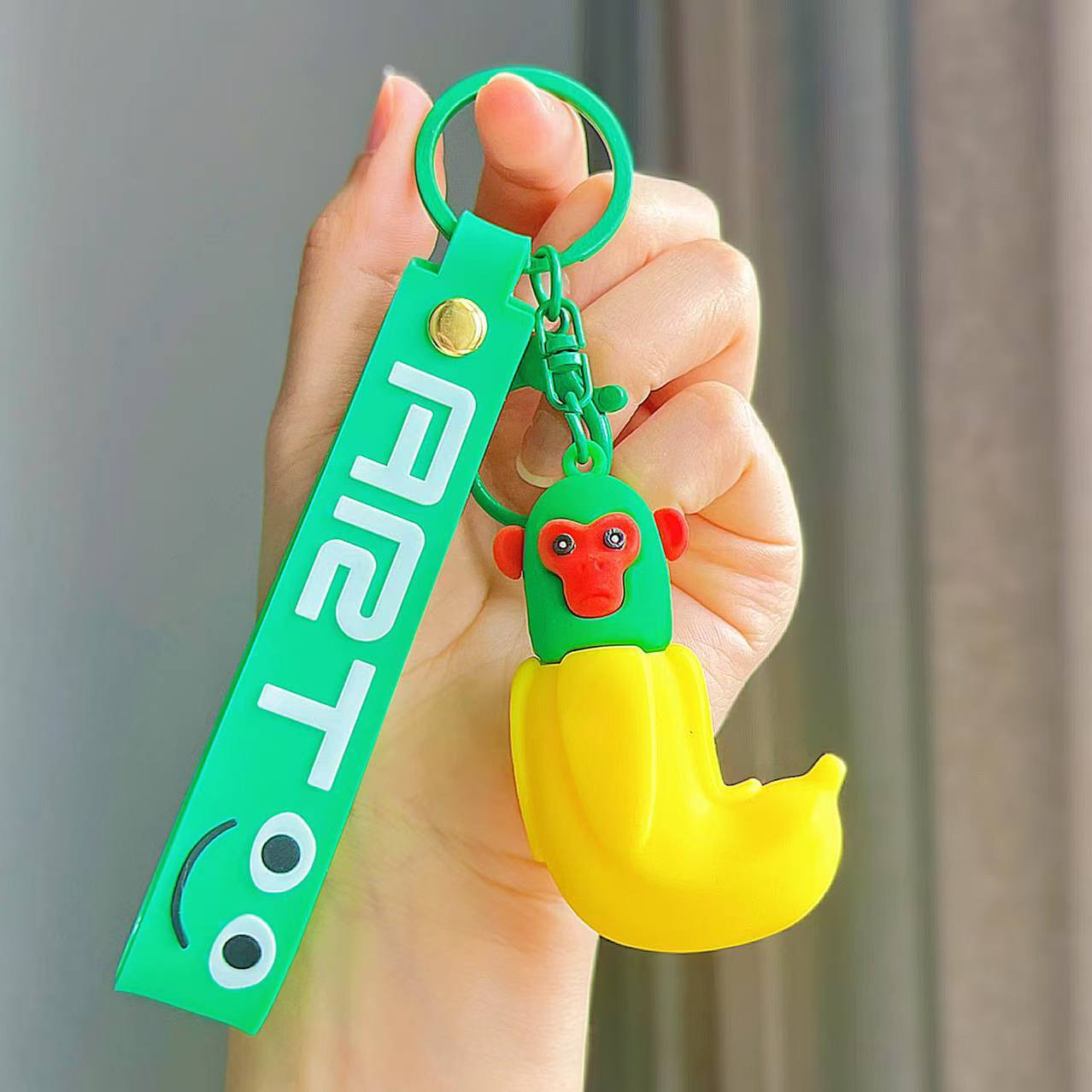 Wholesale Shanhaijing Keychain Gum Stick Shark Marine Life Hanging Silicone Frog Hanging Keychains
