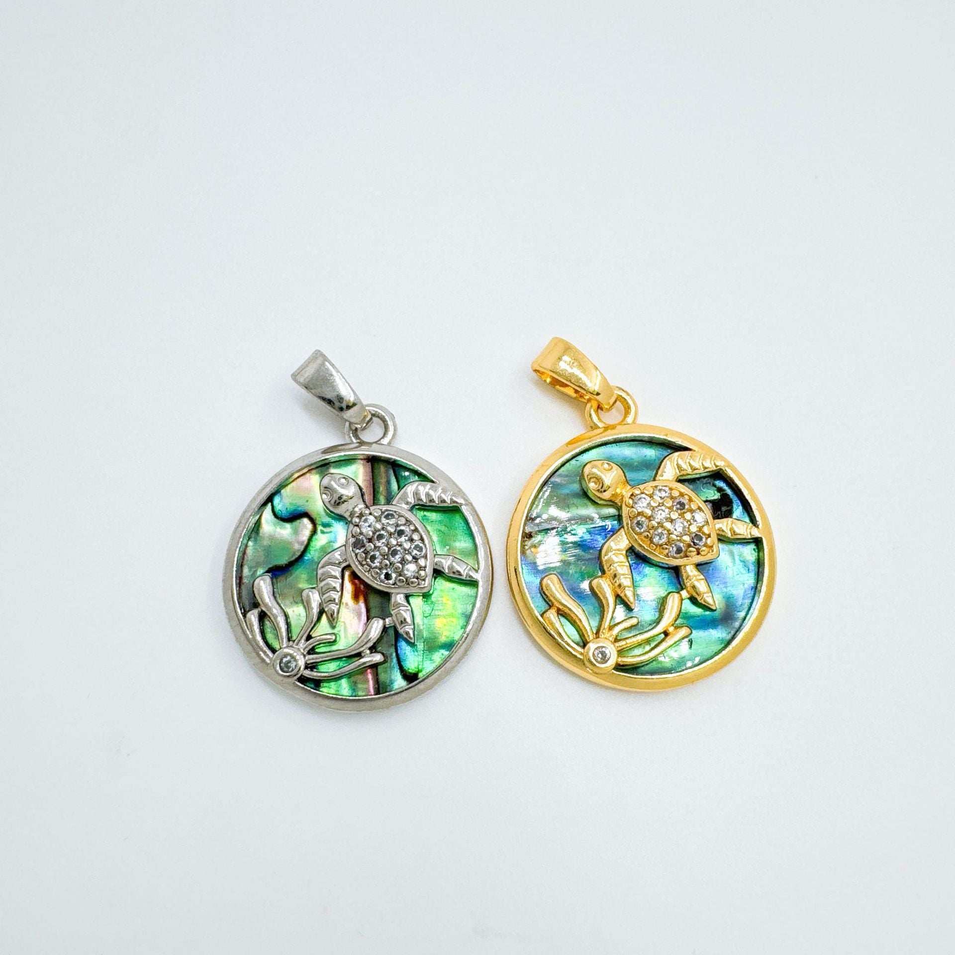 Wholesale Chic Sea Turtle Pendant Necklace With Natural Mother Of Pearl Gold Plated Copper Ocean Series Jewelry Accessory For Boutique Resale