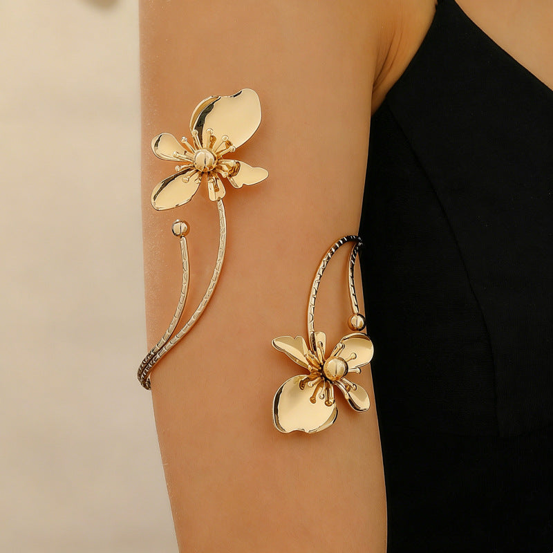 Wholesale Ins Style Flower Open Bracelet Armband Alloy Electroplated Fashion Accessory for Women