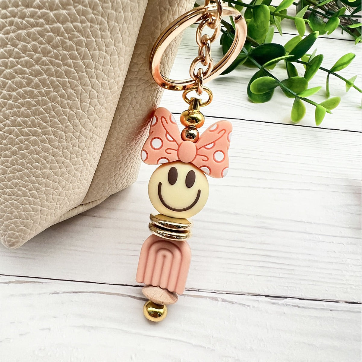 Wholesale Silicone Bead Keychain With Cute Face Bow Dot Pattern Decorative Bag And Key Accessory
