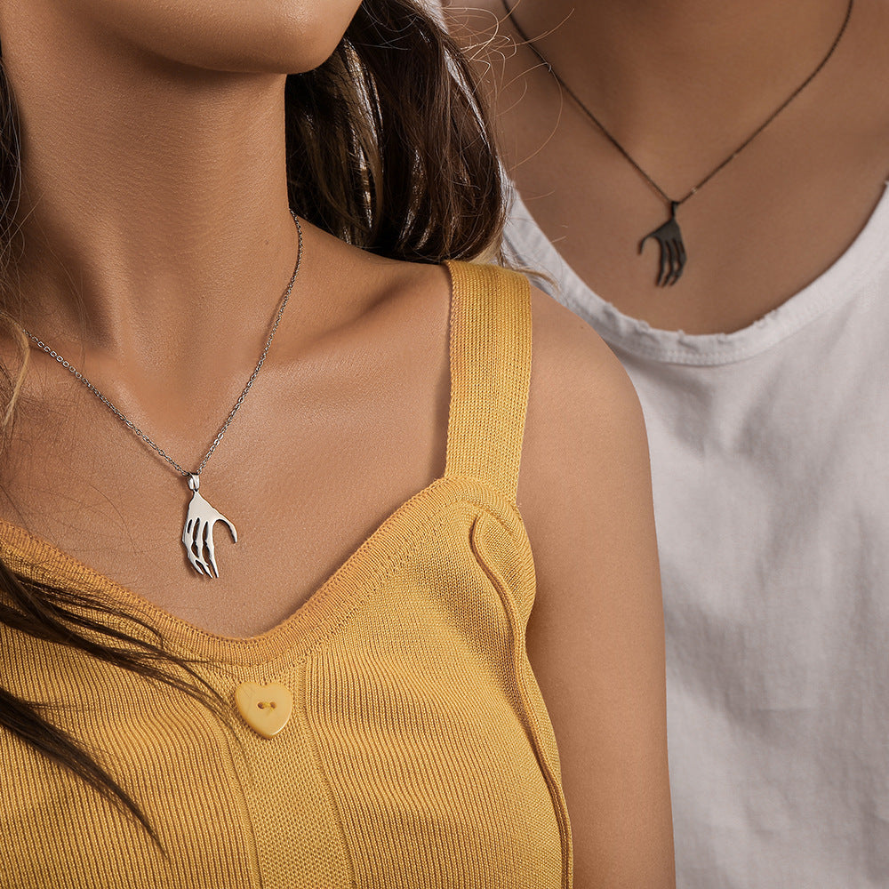 Wholesale Trendy Couple Skull Hand Heart Necklace Stainless Steel Fashion Accessory Gift for Best